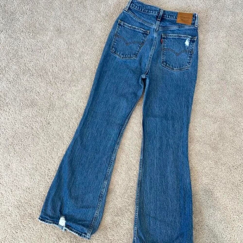 Levi-s Women's Blue and Navy Jeans